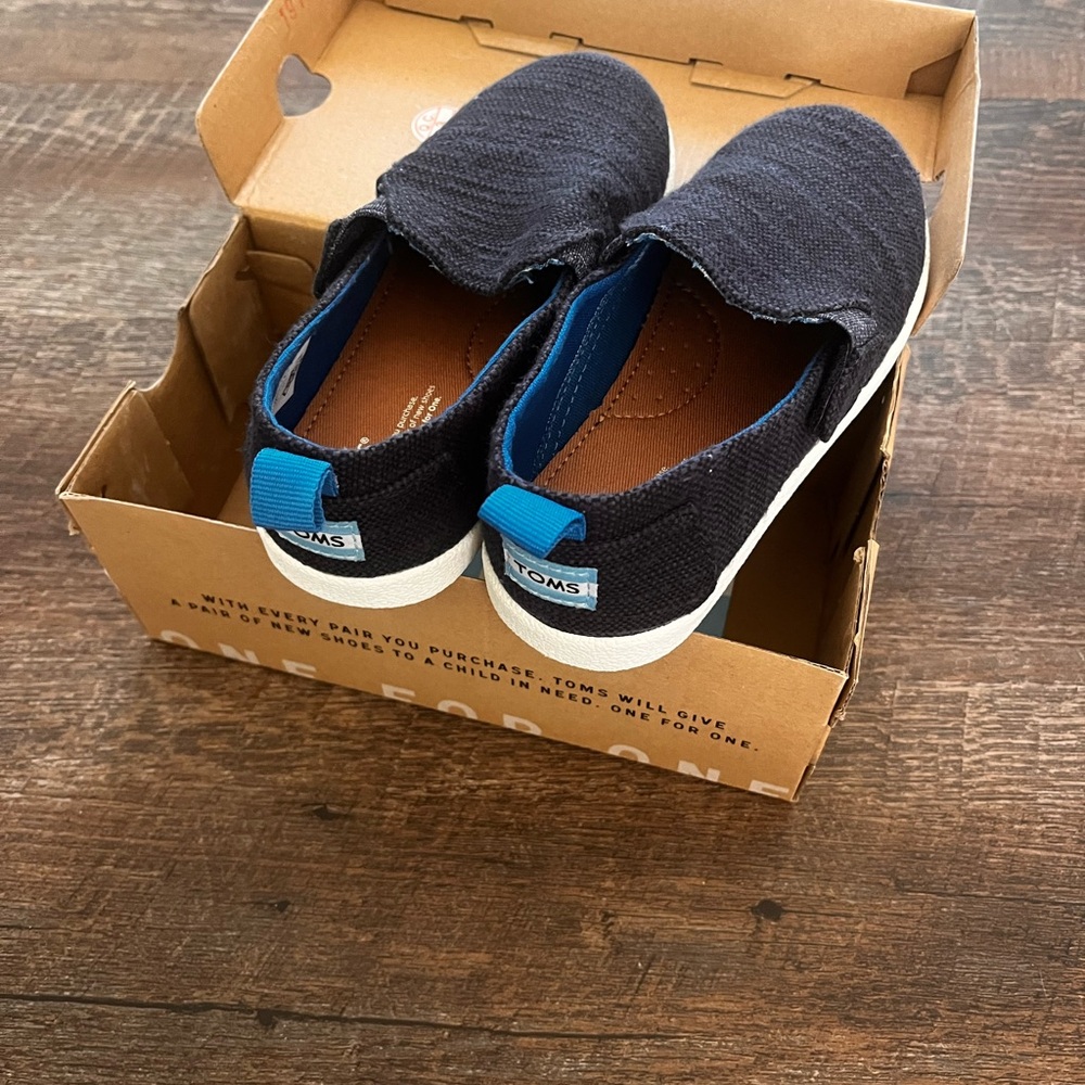 Navy blue Classic Canvas Tom’s